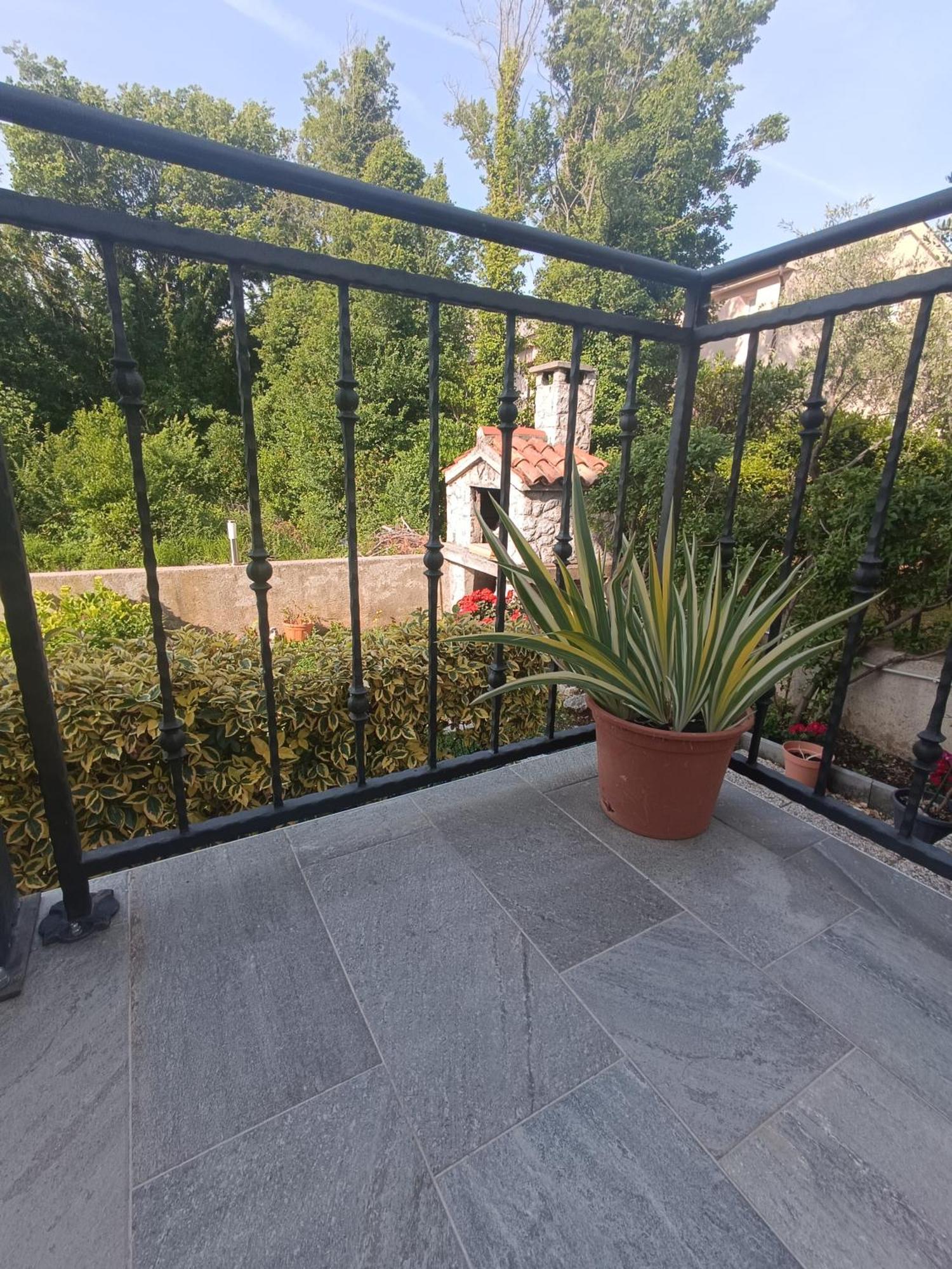 Apartments Kraljic I Baska  Bagian luar foto