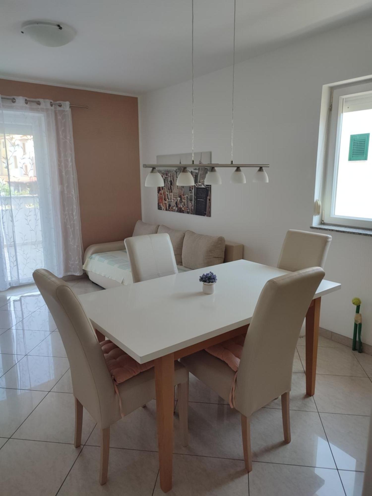 Apartments Kraljic I Baska  Ruang foto
