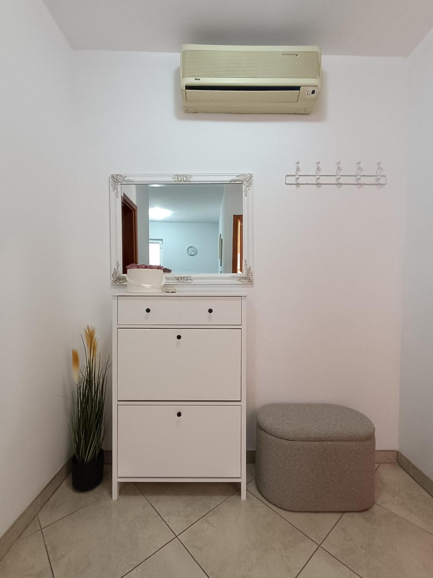 Apartments Kraljic I Baska  Bagian luar foto