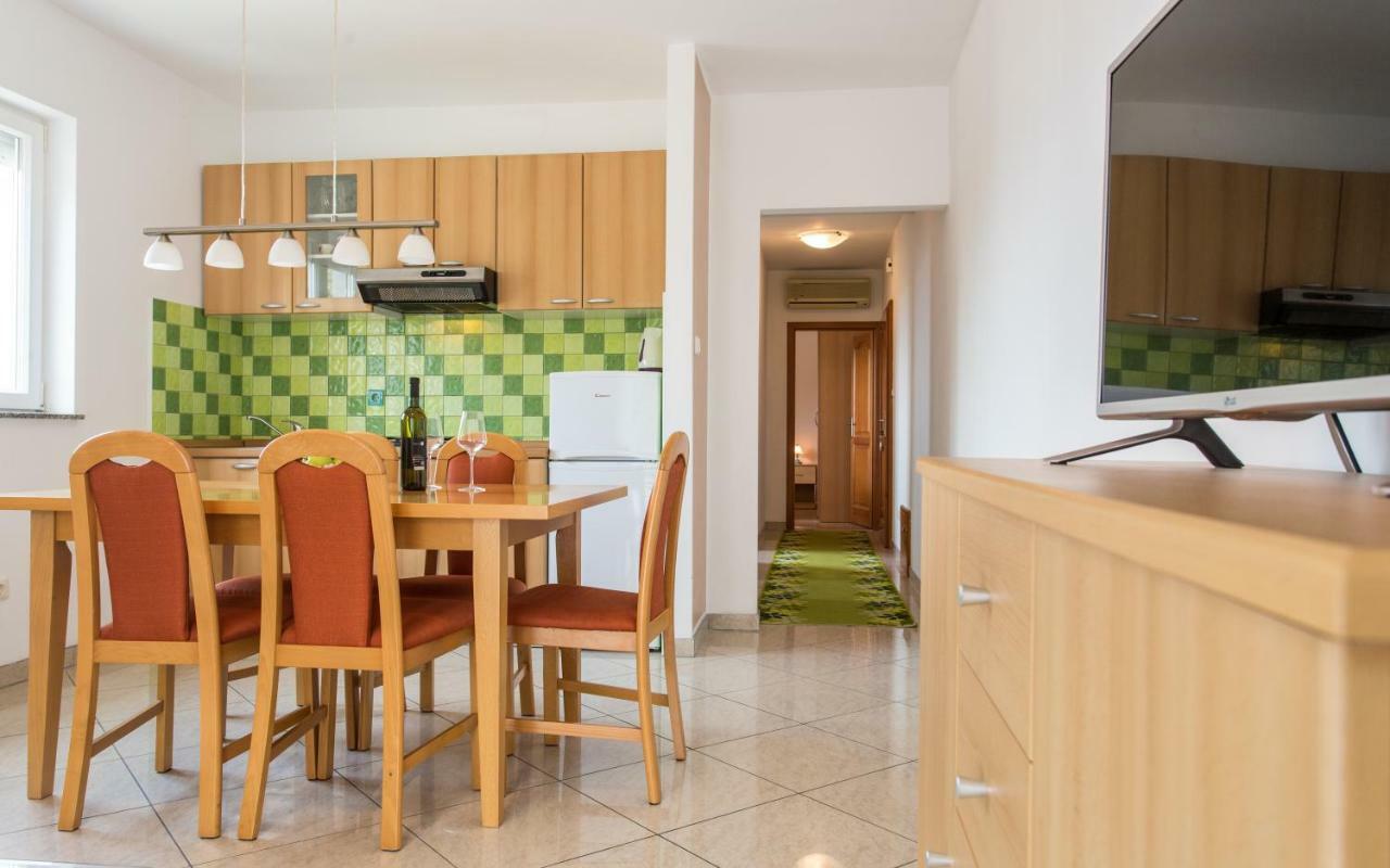 Apartments Kraljic I Baska  Bagian luar foto