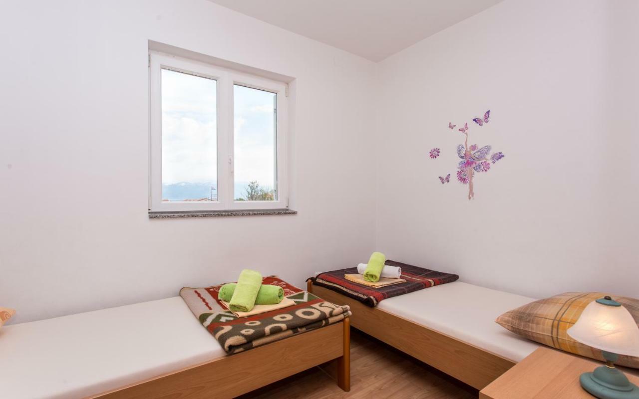 Apartments Kraljic I Baska  Bagian luar foto