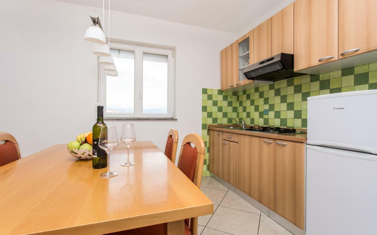 Apartments Kraljic I Baska  Bagian luar foto